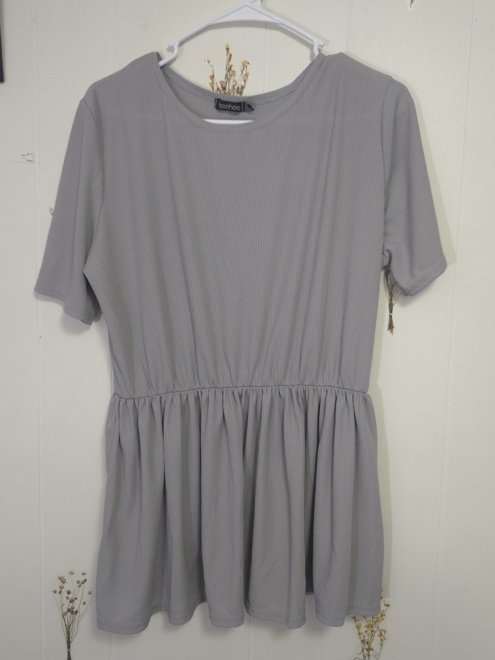 Boohoo Light Grey Short Sleeve Peplum Top